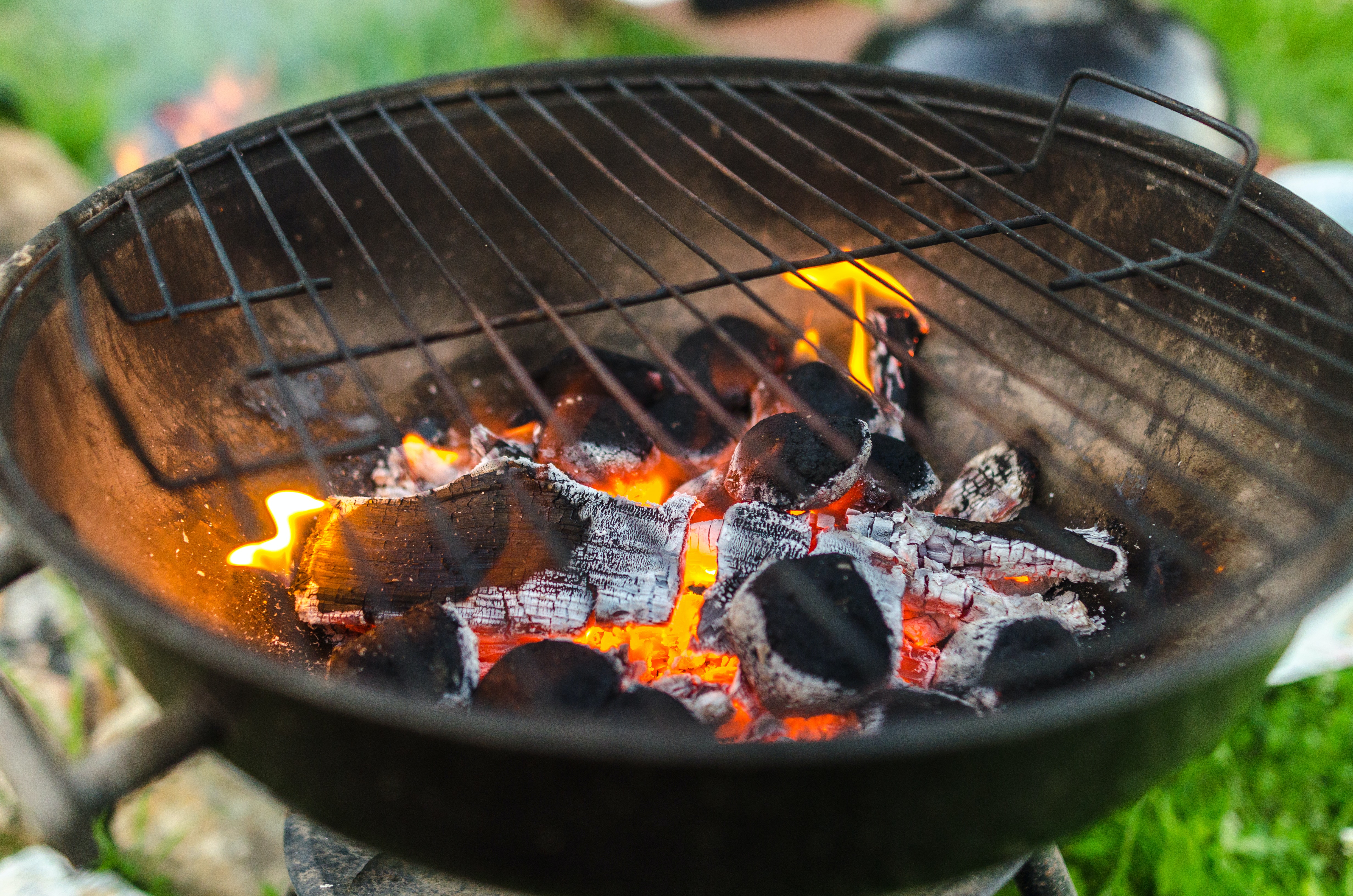 How To Clean A Charcoal Grill - How Often You Need To Clean You Grill